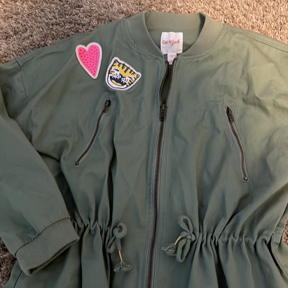 Cute Girls Jacket just add to any spring outfit - Picture 4 of 4